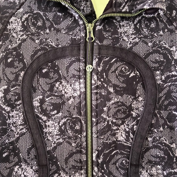 Lululemon Rare Purple/Lace/Rose Scuba Hoodie. GUC, Sz 6, ribbed arm panels - Picture 5 of 8